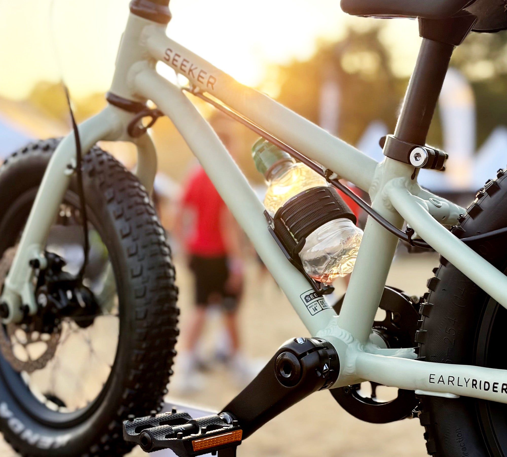 Universal Utility Plate and Strap